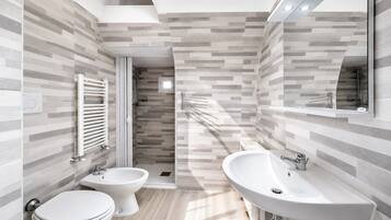 Douche, serviettes fournies