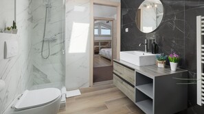 Shower, hair dryer, towels - Apartman Andrea by Villas Guide (Nova Vas)