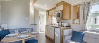 Bronze 2 Bedroom Caravan, Sleeps 6