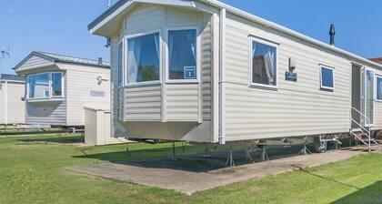 Bronze 2 Bedroom Caravan, Sleeps 6