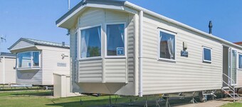 Bronze 2 Bedroom Caravan, Sleeps 6