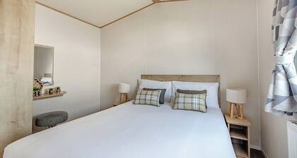 Bronze 3 Bedroom Caravan, Sleeps 8
