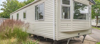 Gold 3 Bedroom Caravan, Sleeps 8