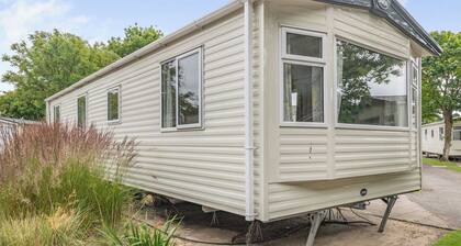 Gold 3 Bedroom Caravan, Sleeps 8