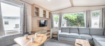 Gold 3 Bedroom Caravan, Sleeps 8