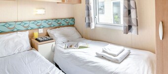 Gold Premium Caravan with parking & decking 6