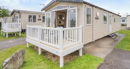 Gold Premium Caravan with parking & decking 6