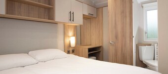 Gold Premium Caravan with parking & decking