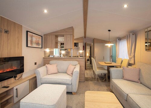 Gold Premium Caravan with parking & decking