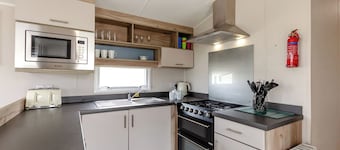 Silver Caravan with parking & decking P