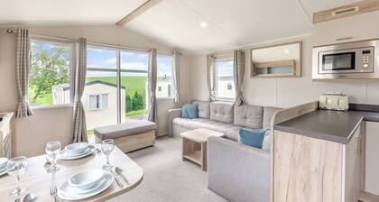 Silver Caravan with parking & decking P