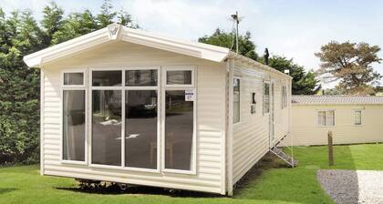 Silver Premium 2 Bedroom Caravan, Sleeps 6