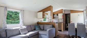 Silver Premium 2 Bedroom Caravan, Sleeps 6