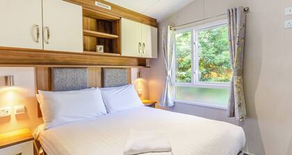 Silver Premium 2 Bedroom Caravan, Sleeps 6