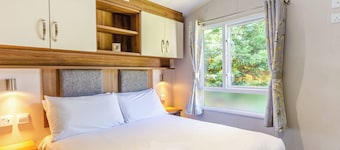 Silver Premium 2 Bedroom Caravan, Sleeps 6