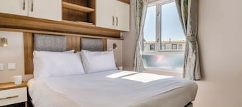 Silver Premium 3 Bedroom Caravan, Sleeps 8