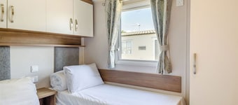 Silver Premium 3 Bedroom Caravan, Sleeps 8