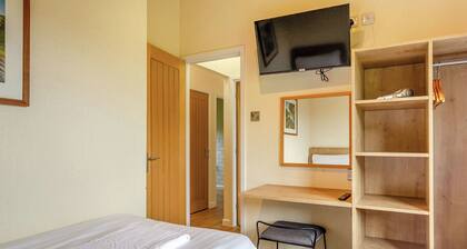 Deluxe Lodge with ensuite & decking