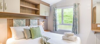 Gold Premium 3 Bedroom Caravan, Sleeps 8