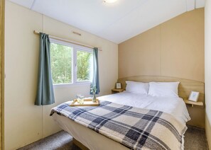2 bedrooms - Silver 2 Bedroom Caravan, Sleeps 6 P (Ryde, Nr Bembridge)