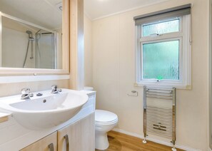 Bathroom - Superior Lodge with ensuite & decking (Ryde, Nr Bembridge)