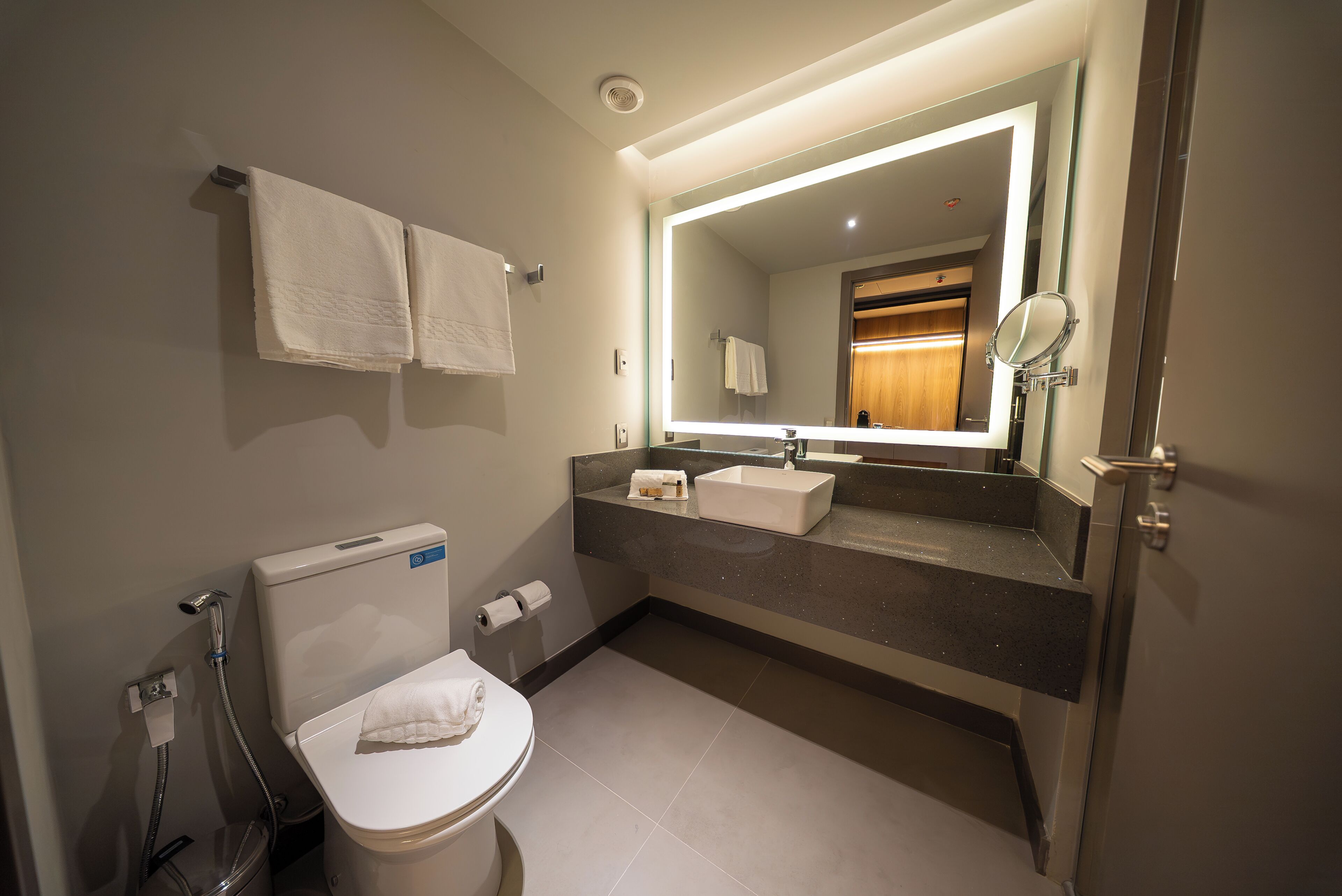 Standard Double Room, 1 Queen Bed, City View | Bathroom
