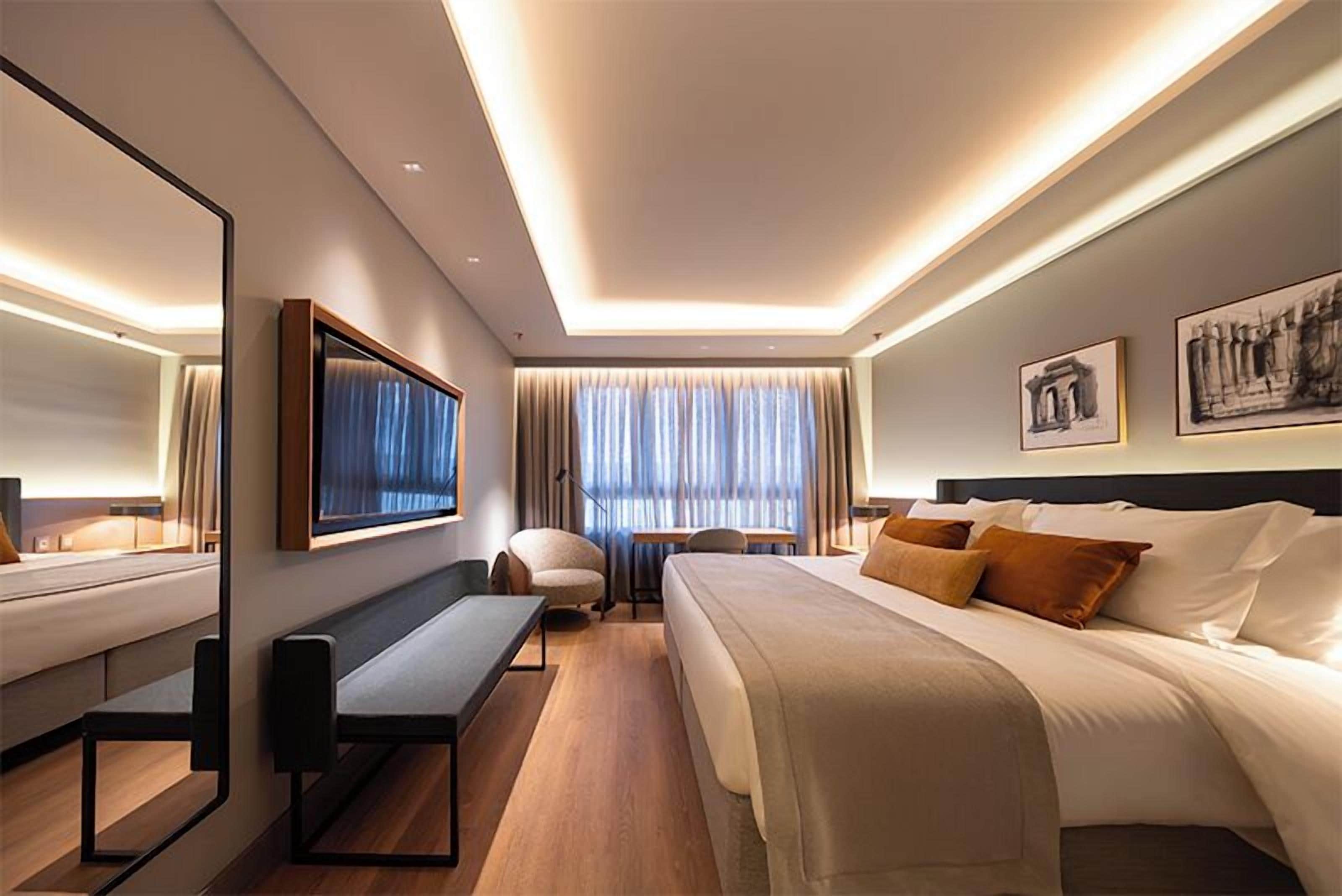 Quarto casal superior | Cofres nos quartos, quartos à prova de som, Wi-Fi de cortesia