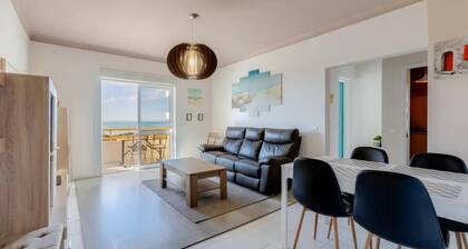 Max Crib Sea View Apart With AC and Garage