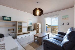 Leilighet, 2 soverom, tilgjengelighetstilpasset, balkong | Oppholdsrom