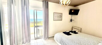 Max Crib Sea View Apart With AC and Garage