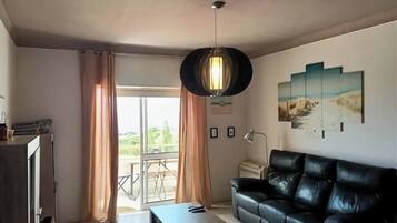 Apartment, 2 Bedrooms, Accessible, Balcony | Living room