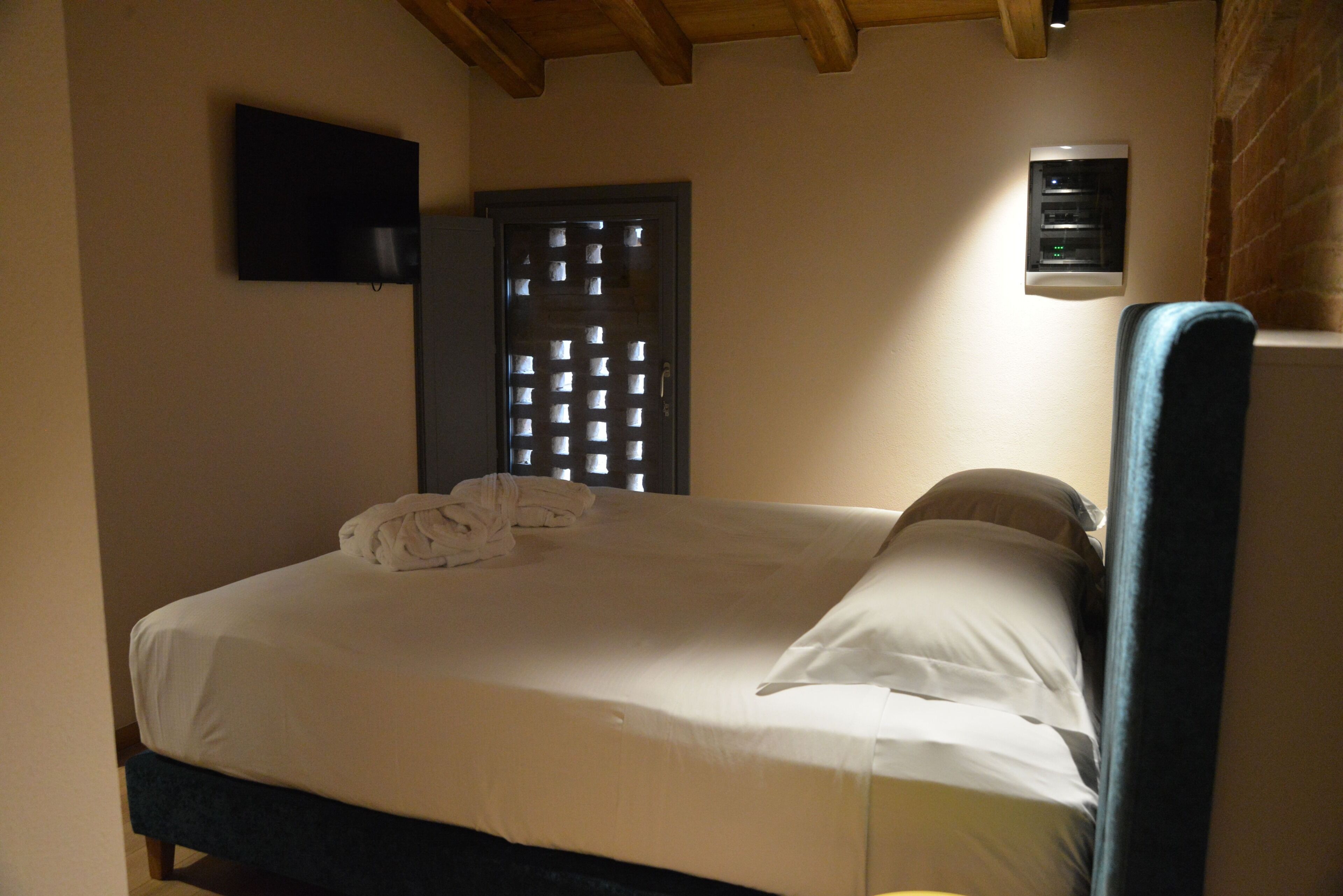 Junior Double or Twin Room, Courtyard View