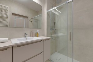 Apartment | Bathroom - RentPlanet - Apartament Filarskiego (Gdańsk)