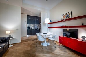 Interior - Servi B (Florence)