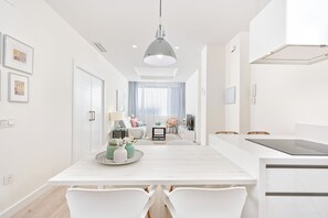 Deluxe Apartment, 1 Bedroom, City View | Dining - Solaga - Centro Alameda (Málaga)