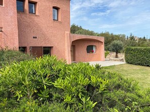 Exterior - Villa Francesca Apartment, for a quiet and relaxing vacation (Arzachena)