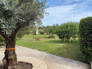 Property grounds - Villa Francesca Apartment, for a quiet and relaxing vacation (Arzachena)