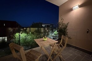 Outdoor dining - Casa dell'Avvocato by Studio Vita - Free Parking  (Bologna)