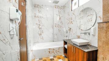 Royal Double Room, Air conditioning | Bathroom