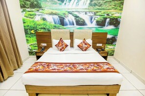 Ropa de cama hipoalergénica, escritorio, wifi gratis y ropa de cama