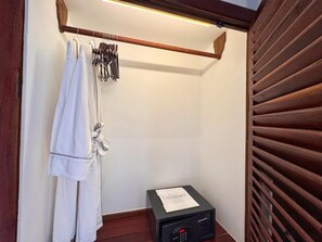 Deluxe-værelse til 3 personer - balkon - udsigt til pool | Interiør