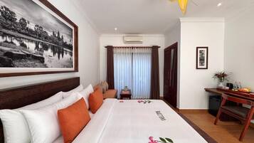 Suite Luxury, balcone, vista piscina