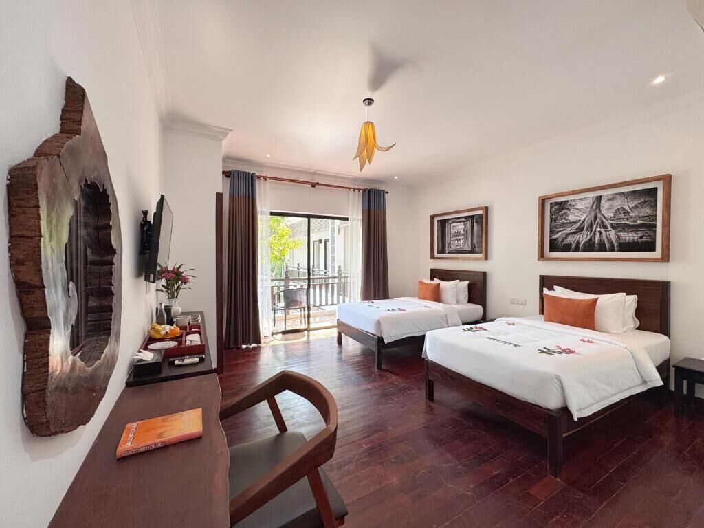 ห้องดีลักซ์ทวิน, ระเบียง, วิวสระว่ายน้ำ