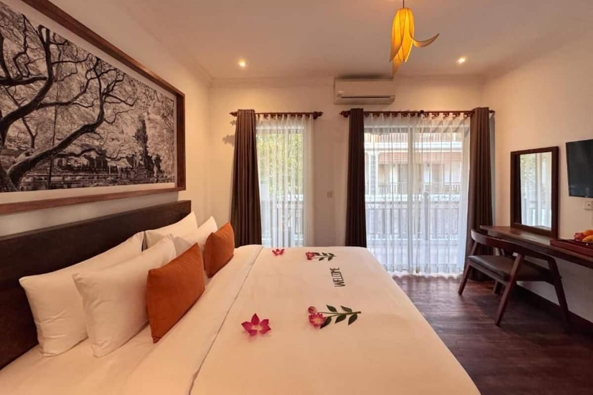 Deluxe Double Room, Balcony, Pool View