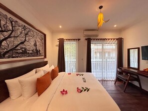 华丽双人房, 阳台, 泳池景观