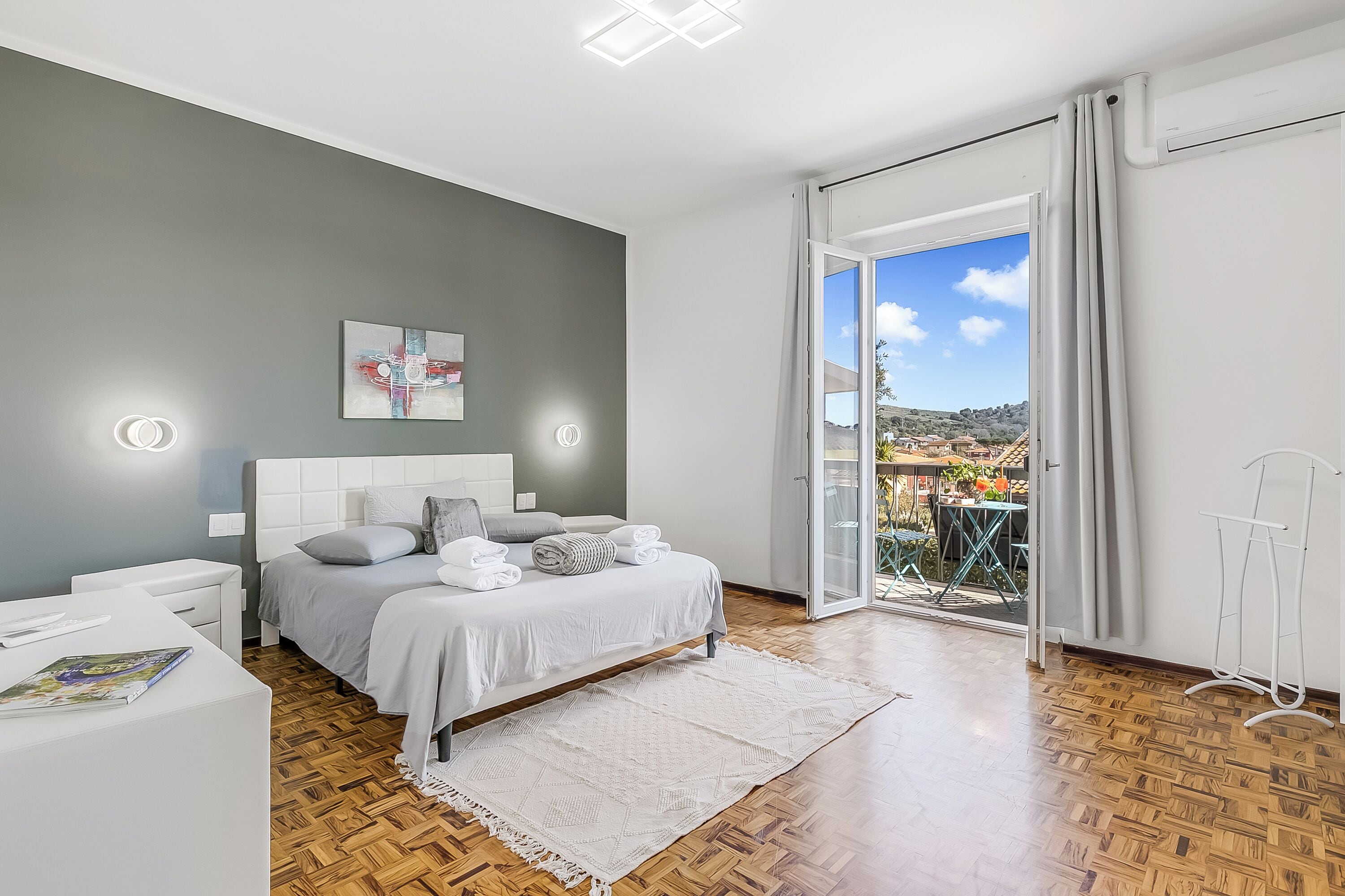 4 habitaciones, espacio para trabajar con laptop y wifi gratis 