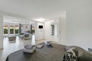 Family House, Multiple Bedrooms (Villa Talamone With Beautiful Sea) - Villa Talamone With Beautiful Sea View (Orbetello)