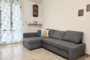 TV - SE243 - Senigallia, spacious three-room apartment close to the centre and the sea (Senigallia)