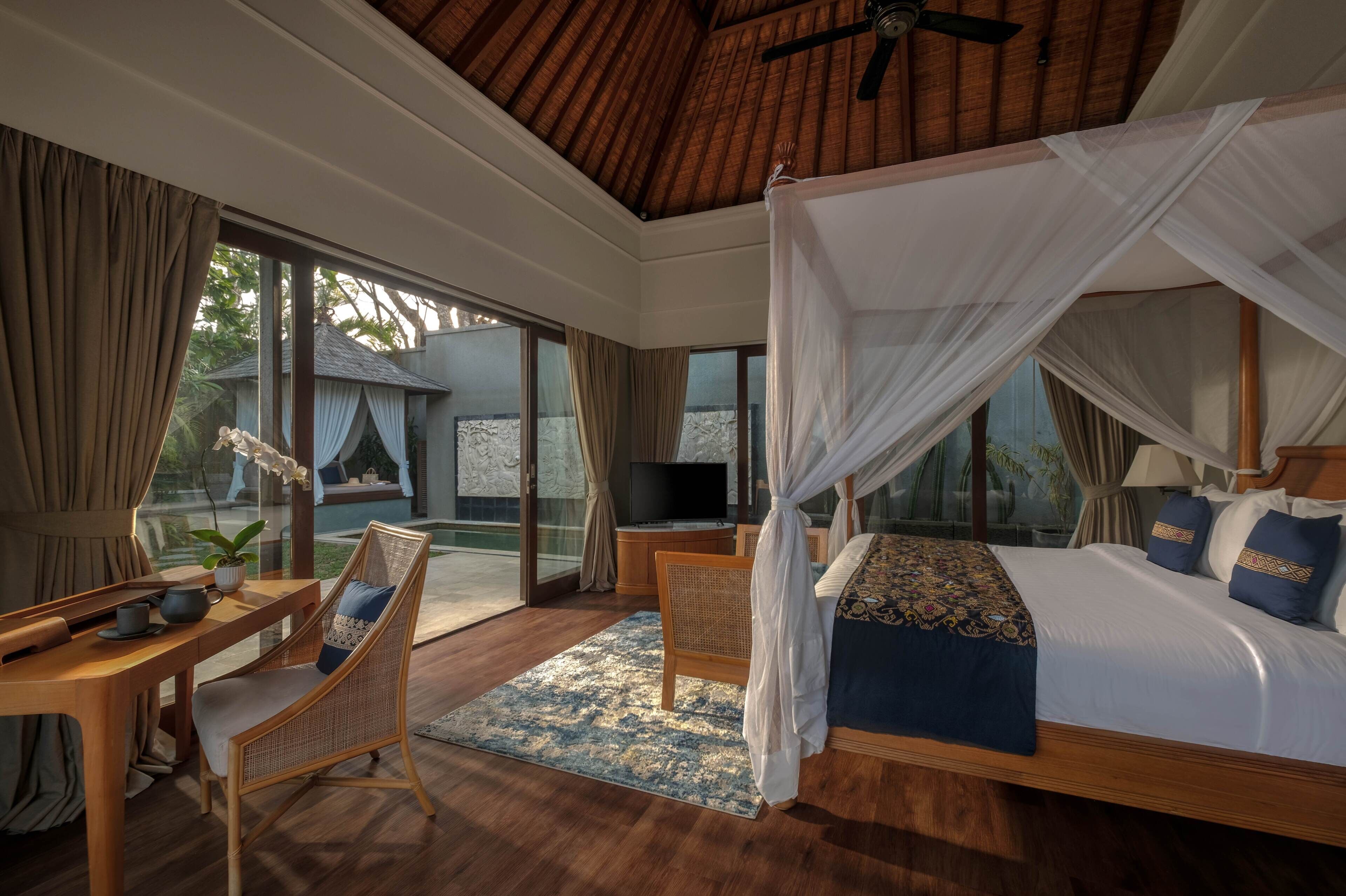 別墅, 私人泳池