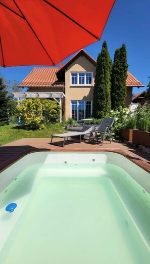 Baignoire à remous extérieure